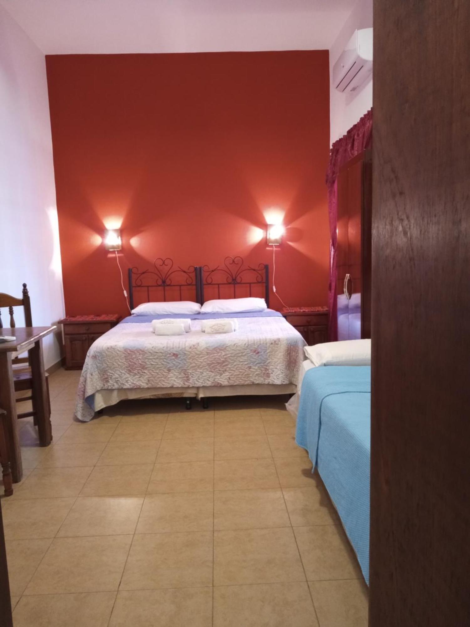 Hotel Maria San Carlos  Buitenkant foto